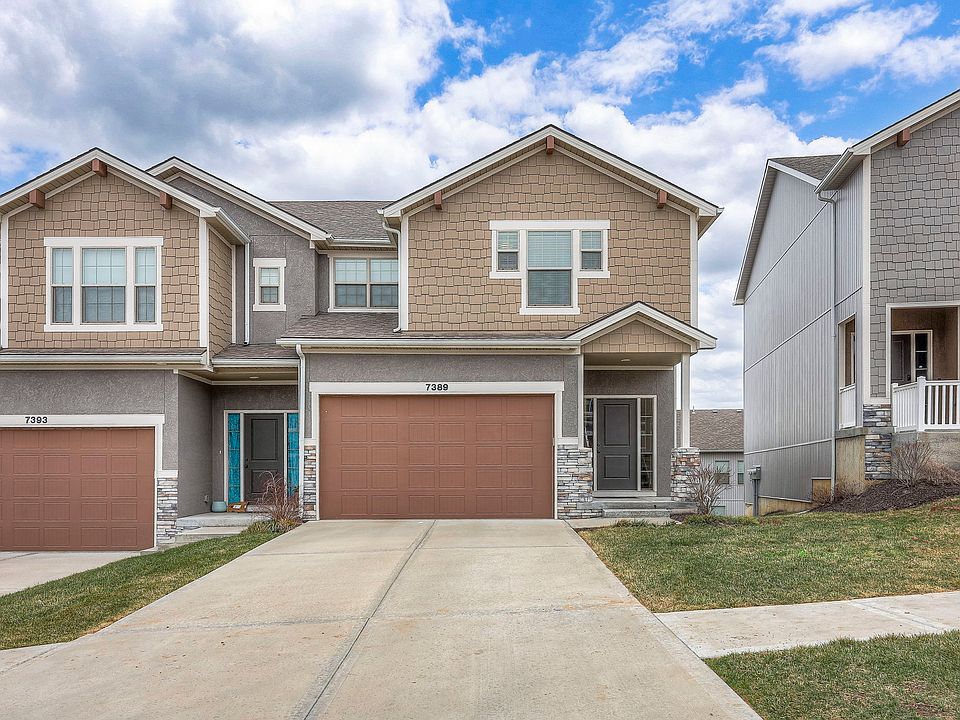 End unit for maximum privacy and parking.