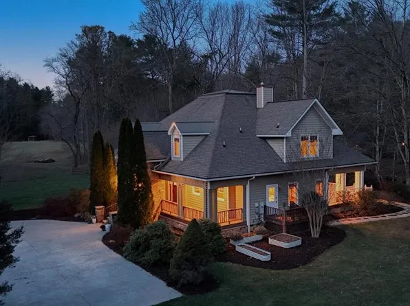 1949 Big Pine Dr, Hiawassee, GA 30546