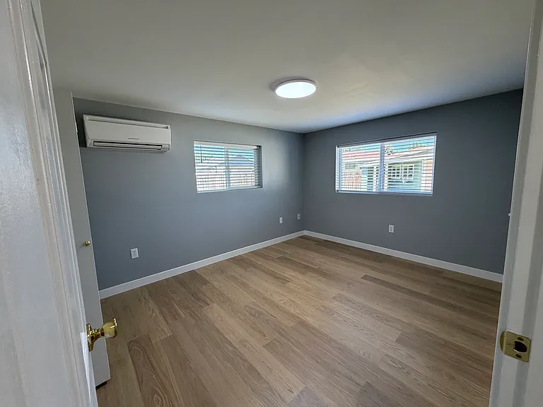 809 Stanton Ave — Photo 5