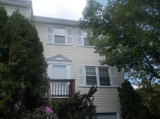 74 Misty Vale Ln #74, Derby, CT 06418