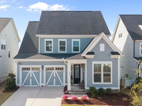 209 Acorn Crossing Rd, Holly Springs, NC 27540