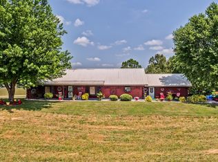 910 Reagan Valley Rd, Tellico Plains, TN 37385