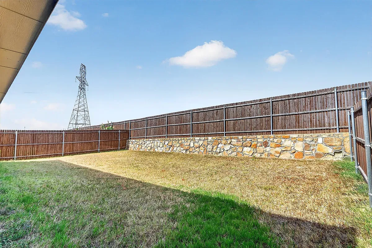 8613 Wildwest Dr — Photo 3