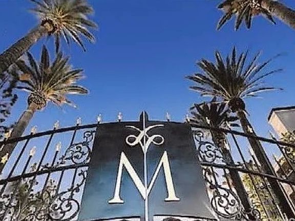 2nd image of 21550 Burbank Blvd APT 208