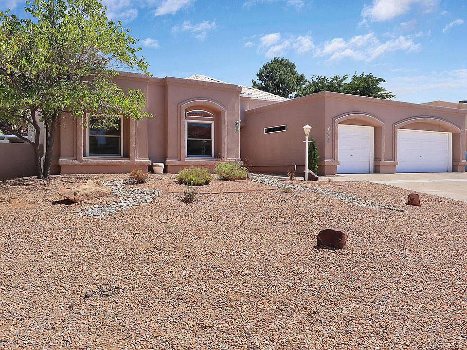 1st image of 804 Kiva Dr SE