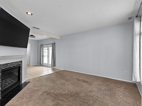 3rd image of 2175 Ridgeview Cir