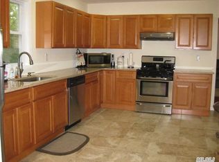 1615 Chapin Ave, Merrick, NY 11566