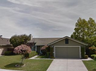 851 Versailles Dr, Hollister, CA 95023