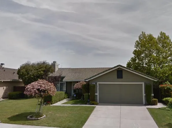 851 Versailles Dr, Hollister, CA 95023