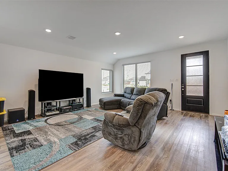 2904 Cordova Hill Dr — Photo 5