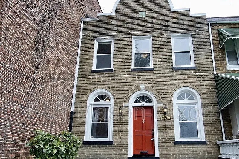 2134 Mount Royal Ter