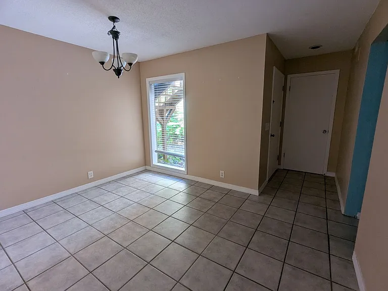 222 Crown Oaks Way — Photo 10
