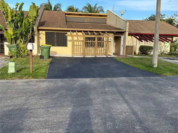 1525 Sandpiper Blvd, Homestead, FL 33035