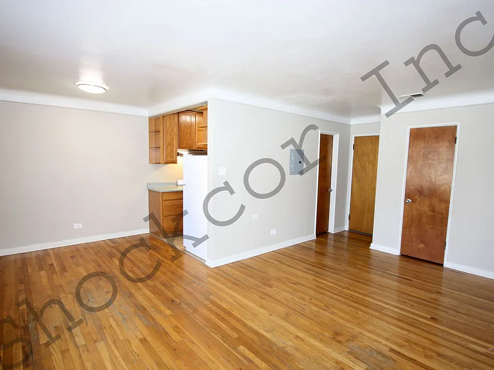 1531 Leyden St