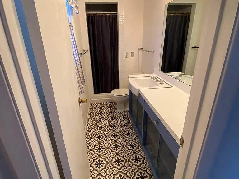 Main Bedroom 3/4bath