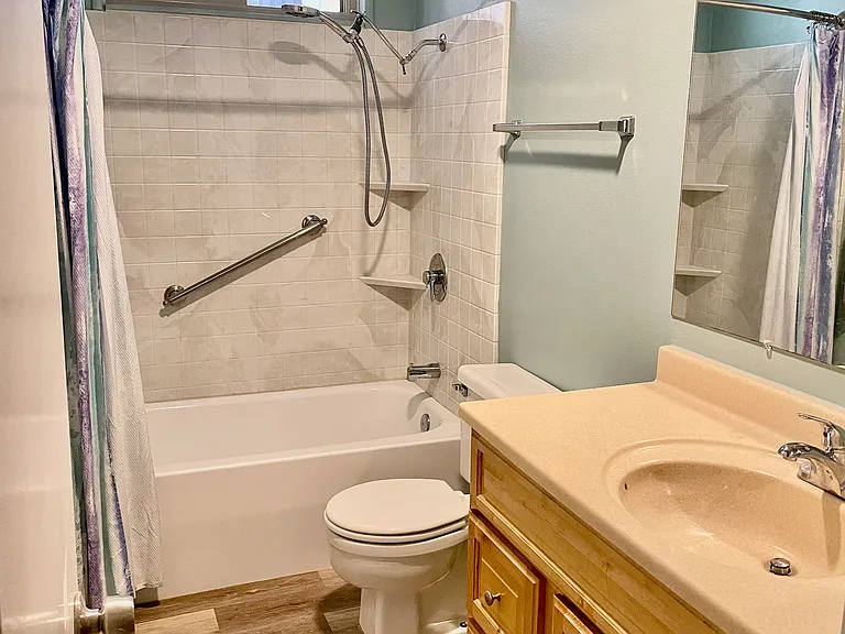2530 Clairemont Dr — Photo 6