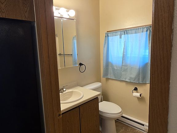 3rd image of 112 Main St APT 4