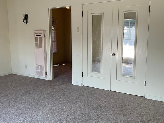 3rd image of 658 Temple Ave #K