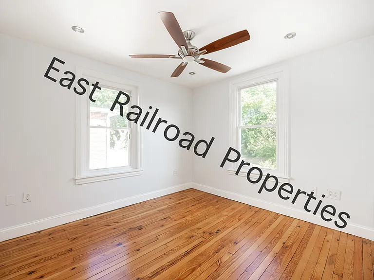 E Railroad Ave — Photo 20