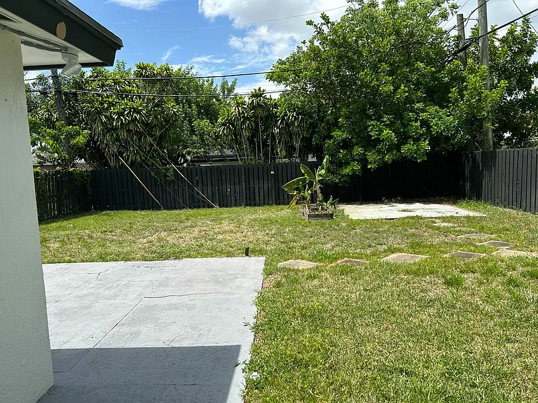 61 NW 47th St — Photo 15