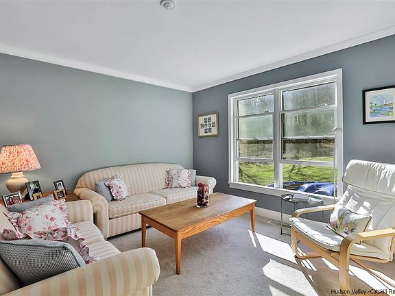 3rd image of 65 Carly Dr