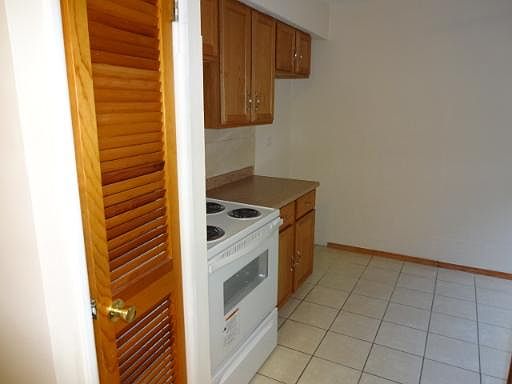 5th image of 7636 Knox Ave #7636