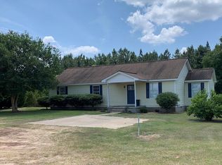 201 Rushing Dr, Lyons, GA 30436