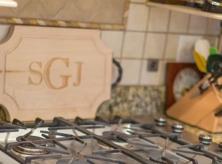 520 Valley Rd, Fayetteville, NC 28305