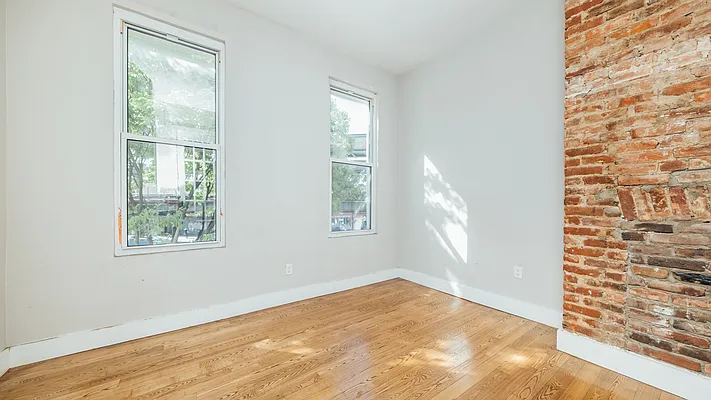 Rented by Nooklyn NYC LLC | media 17
