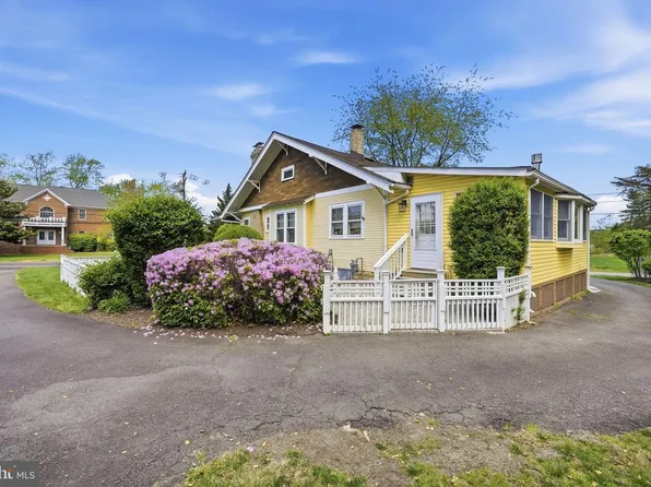 7601 Idylwood Rd, Falls Church, VA 22043