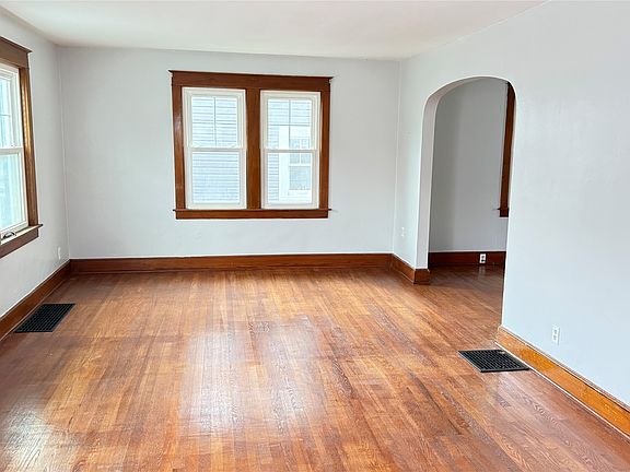3rd image of 100 Kimble Rd