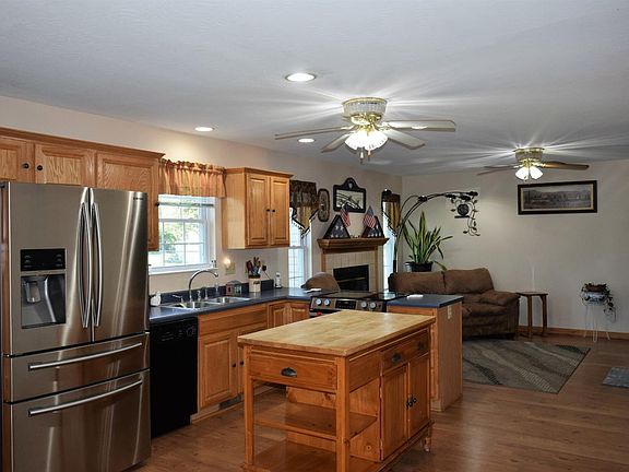 2nd image of 3120 Vincent Dr