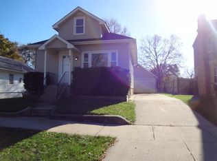 681 Chester Ave, Elgin, IL 60120