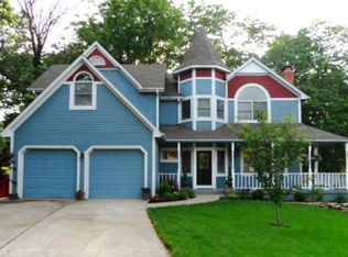 2407 SW Stonecreek Ct, Blue Springs, MO 64015