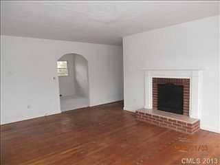 3rd image of 1203 E Park Dr