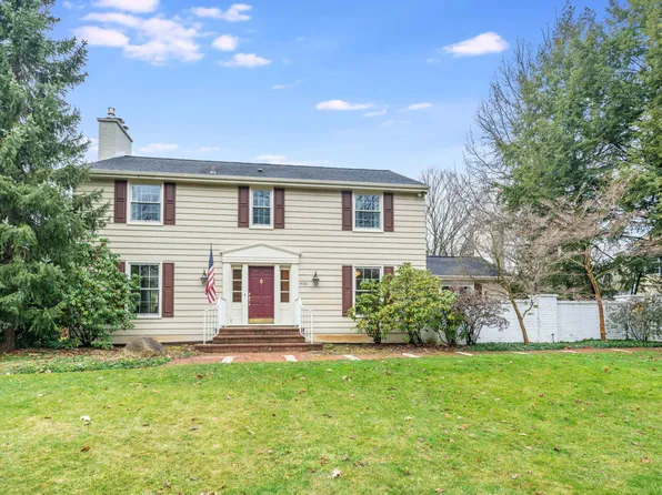 4166 Old Colony Rd, Kalamazoo, MI 49008