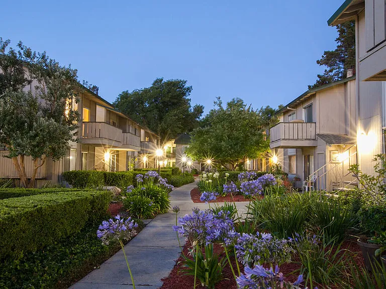 Campbell West Apartments — Photo 4