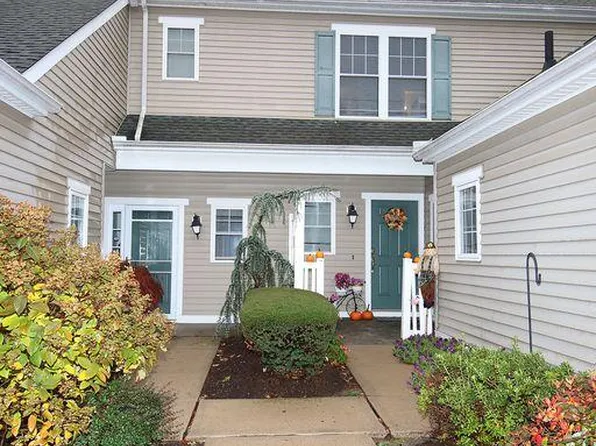 39 Ives St Unit 102, Hamden, CT 06518