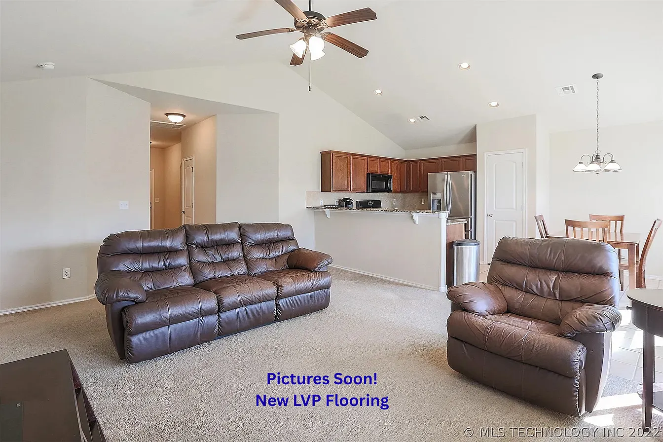 3 bed, 1324 sqft, $1,795 — Photo 4