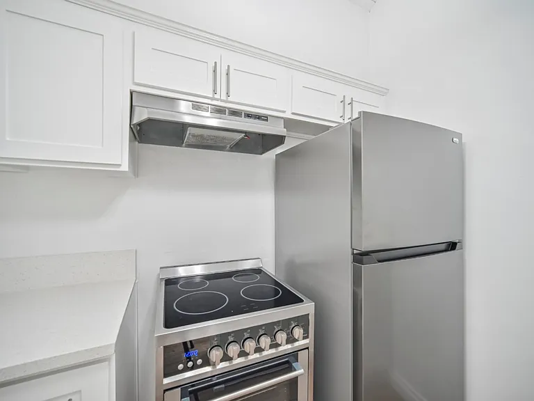Sherman Garden Apts.. Gorgeous Newly Remodeled Apartments!! CALL NOW! — Photo 44
