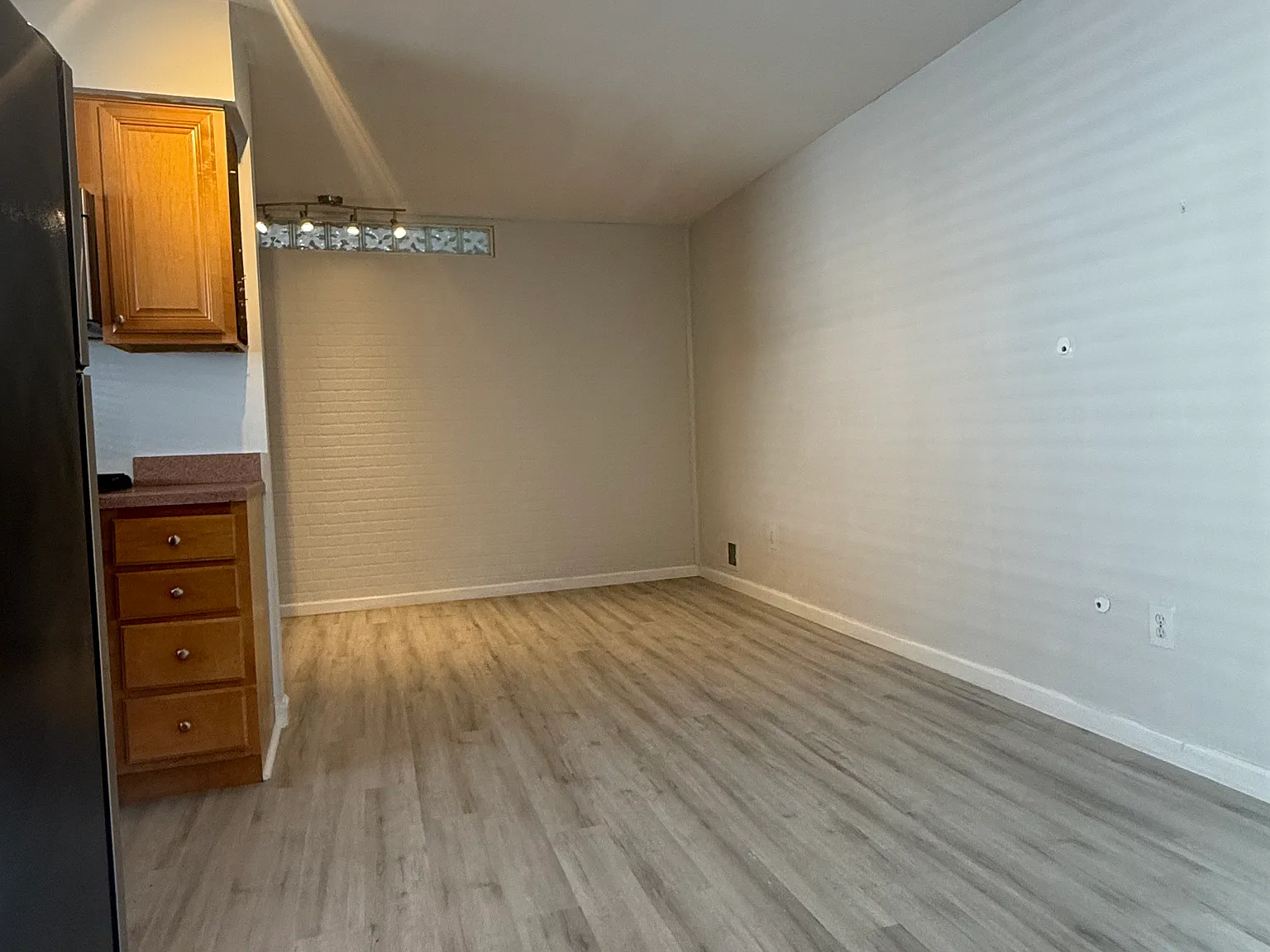 1 bed, 650 sqft, $1,700 — Photo 2