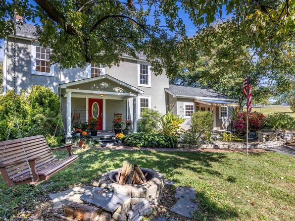 1616 Crozet Ave, Crozet, VA 22932