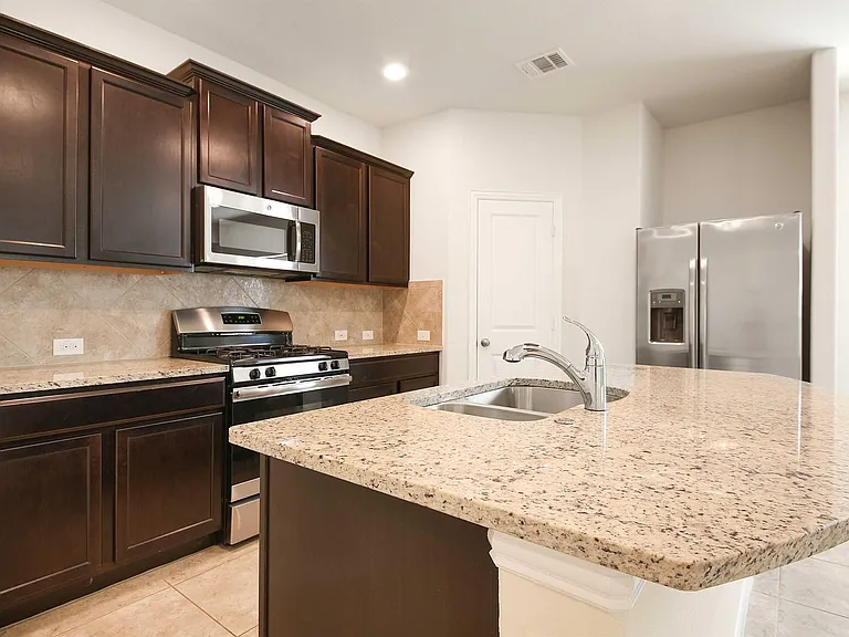 14002 Madrigal Ln — Photo 37