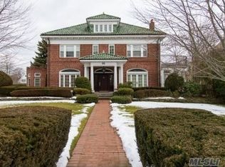 66 Woodmere Blvd S, Woodmere, NY 11598