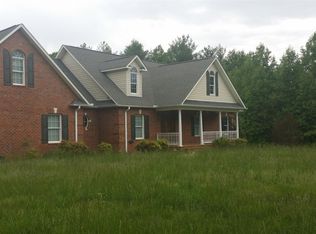 581 Niston Ln, Mount Airy, NC 27030