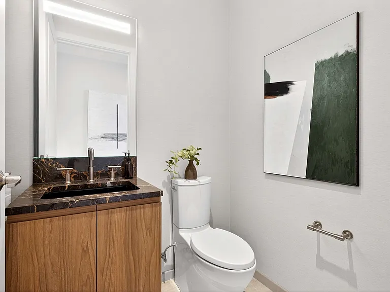 160 2nd Ave S #3502 — Photo 37