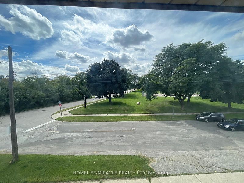 Kitchener Apartment for rent - 3 Bedrooms — photo 9