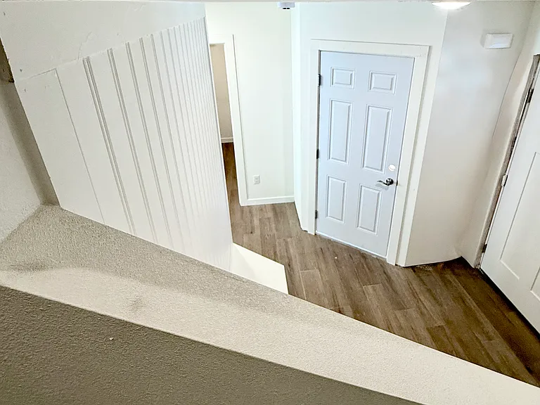 111 SW Canyon Rd #2 — Photo 6
