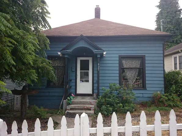 925 N 75th St, Seattle, WA 98103