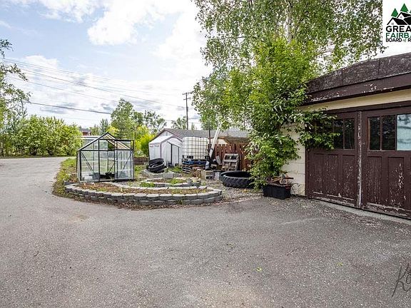3rd image of 1309 1st Ave